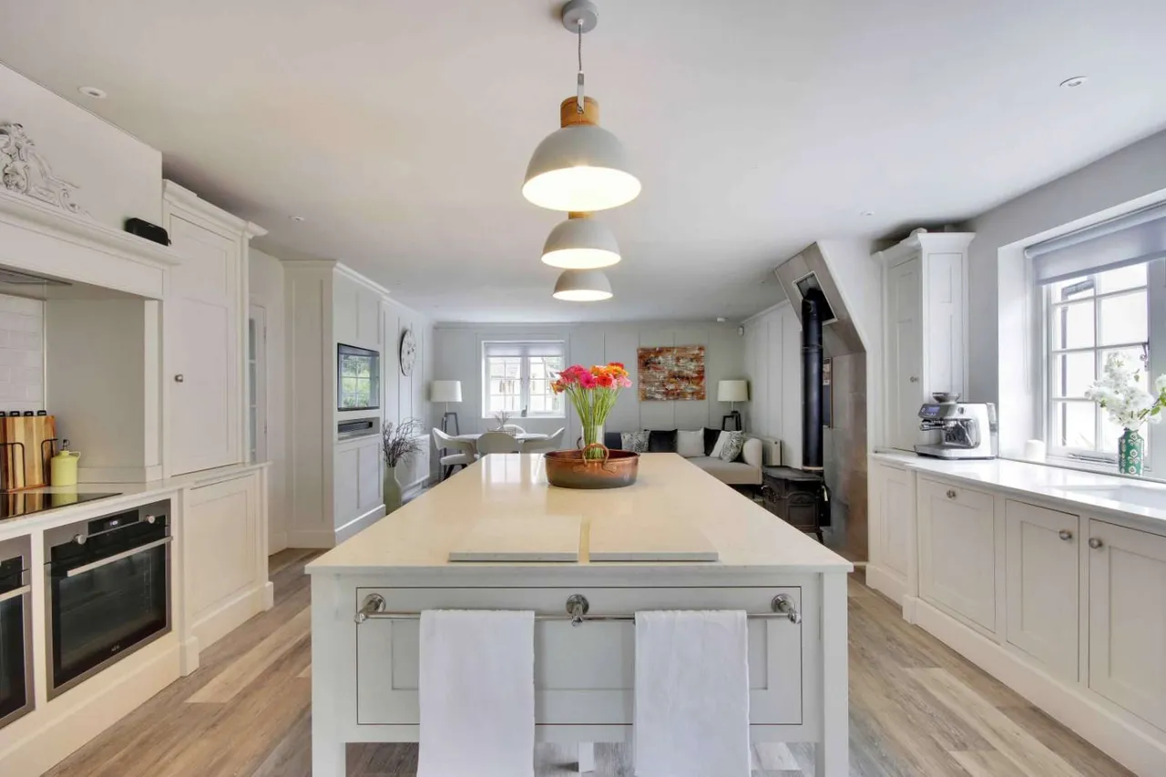 Fairbourne Lane, Harrietsham, Maidstone, Kent, ME17 1LN, photo 5