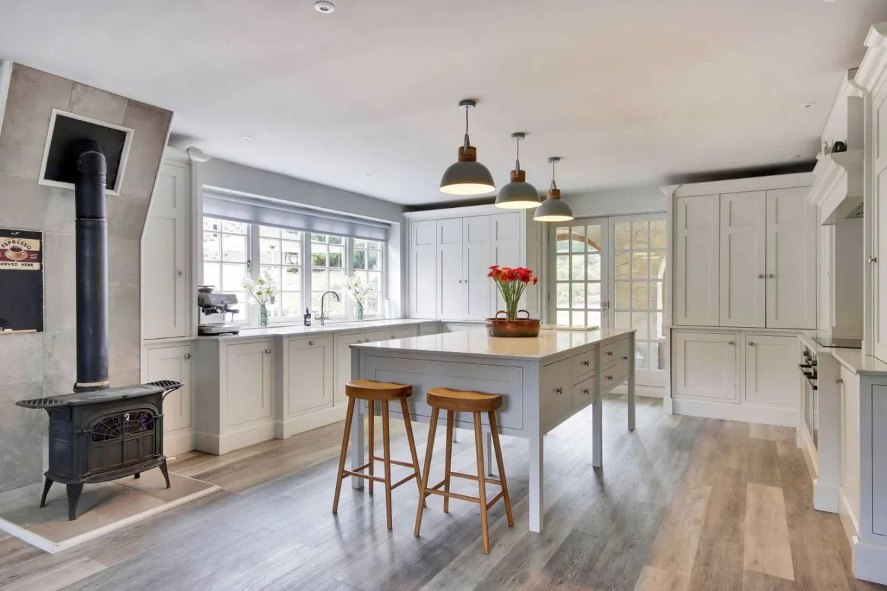 Fairbourne Lane, Harrietsham, Maidstone, Kent, ME17 1LN, photo 4