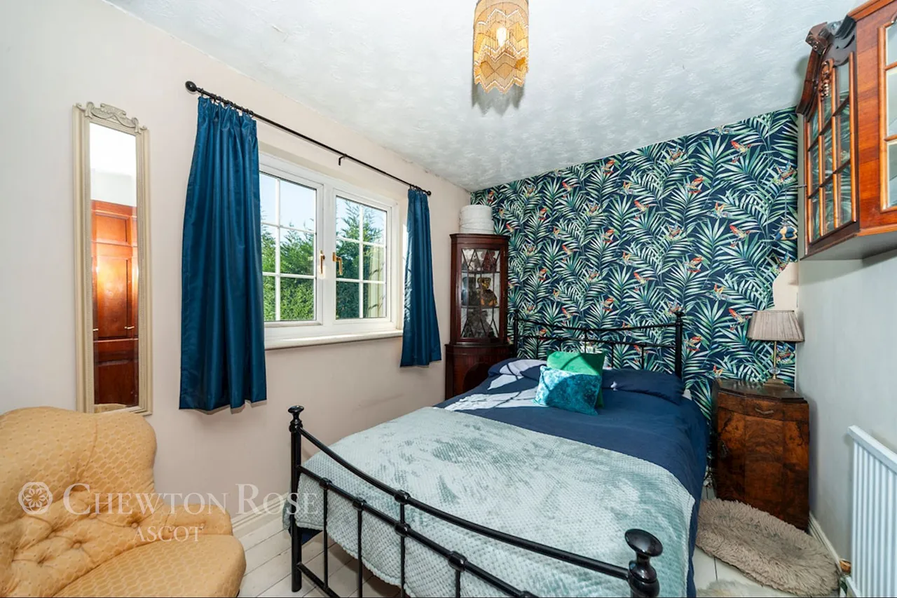 SQUIRREL Lane, Winkfield, photo 21