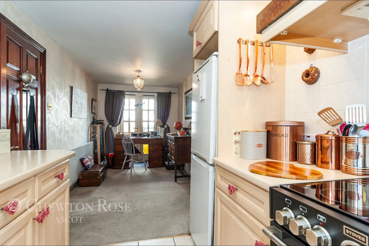 SQUIRREL Lane, Winkfield, photo 7