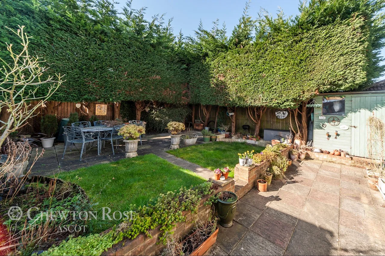 SQUIRREL Lane, Winkfield, photo 22