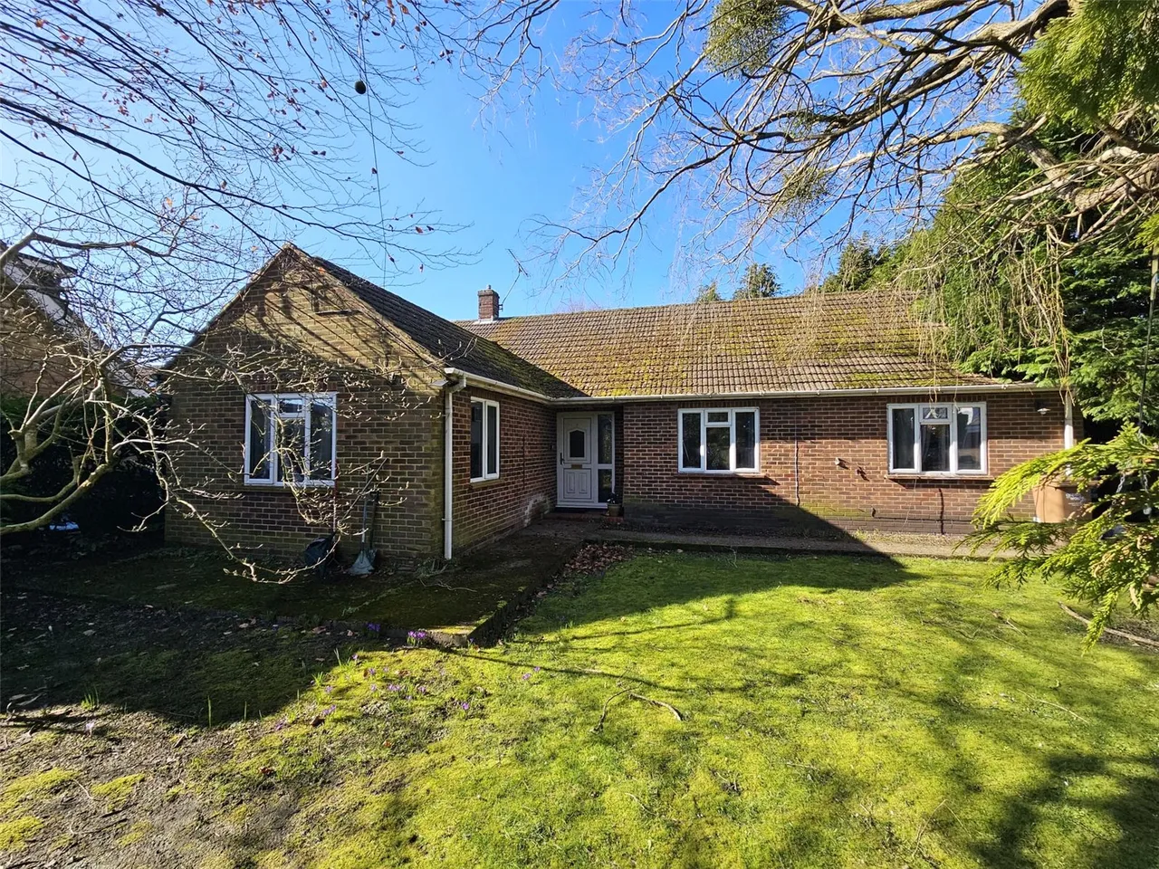 4 bed house for sale — Broad Street, West End, Woking, Surrey, GU24 9NH