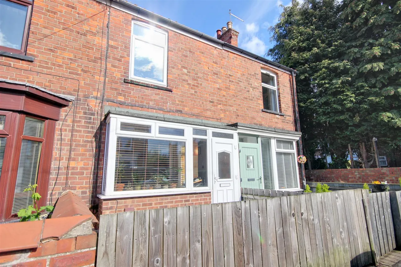 2 bed house for sale — Beaver Road, Beverley