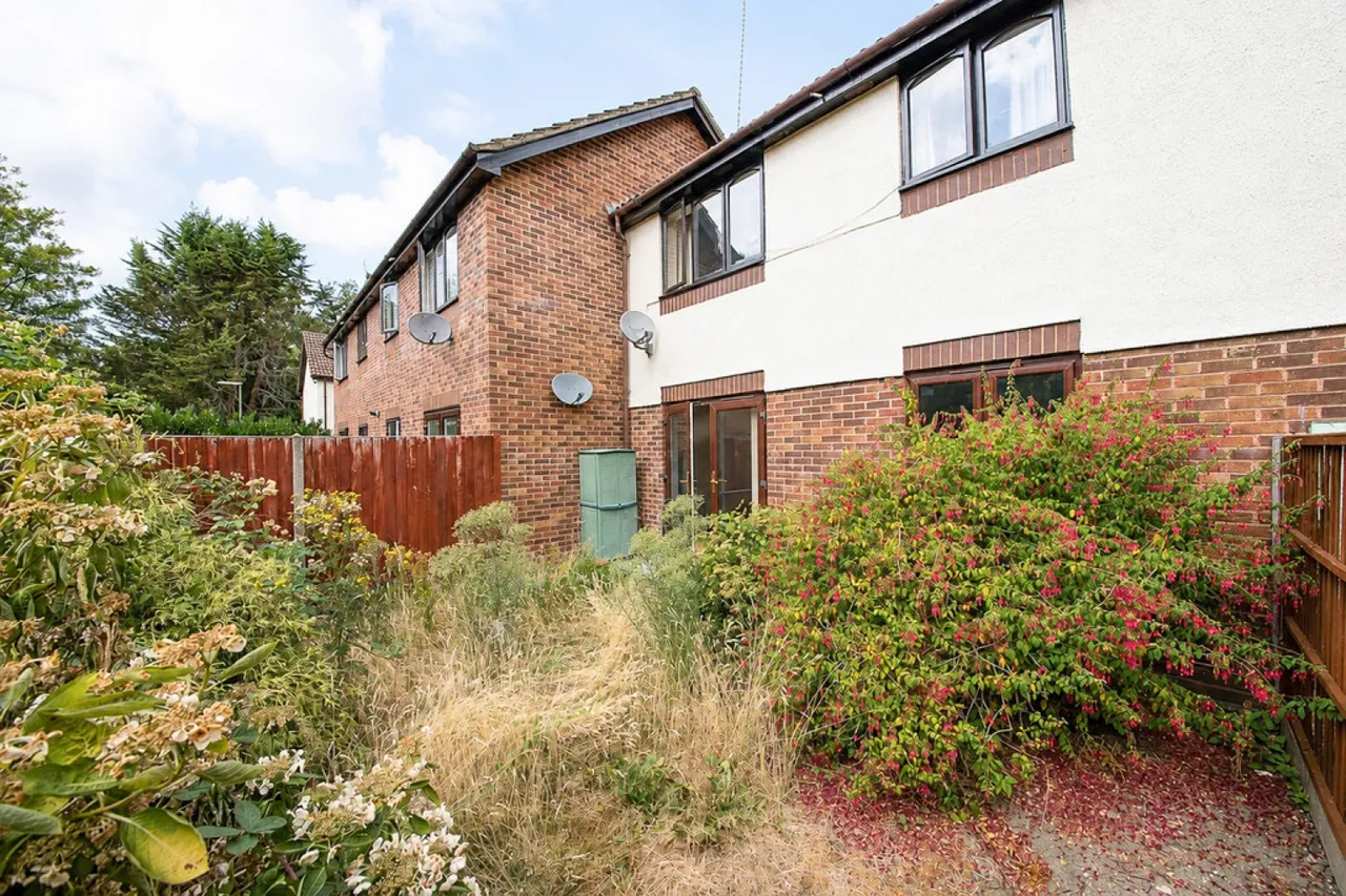 Birchwood Drive, Lightwater, GU18, photo 14