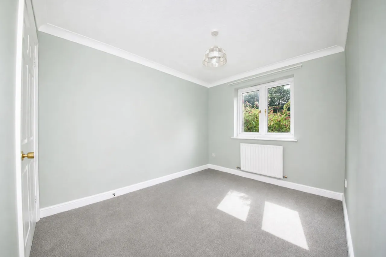 Birchwood Drive, Lightwater, GU18, photo 8