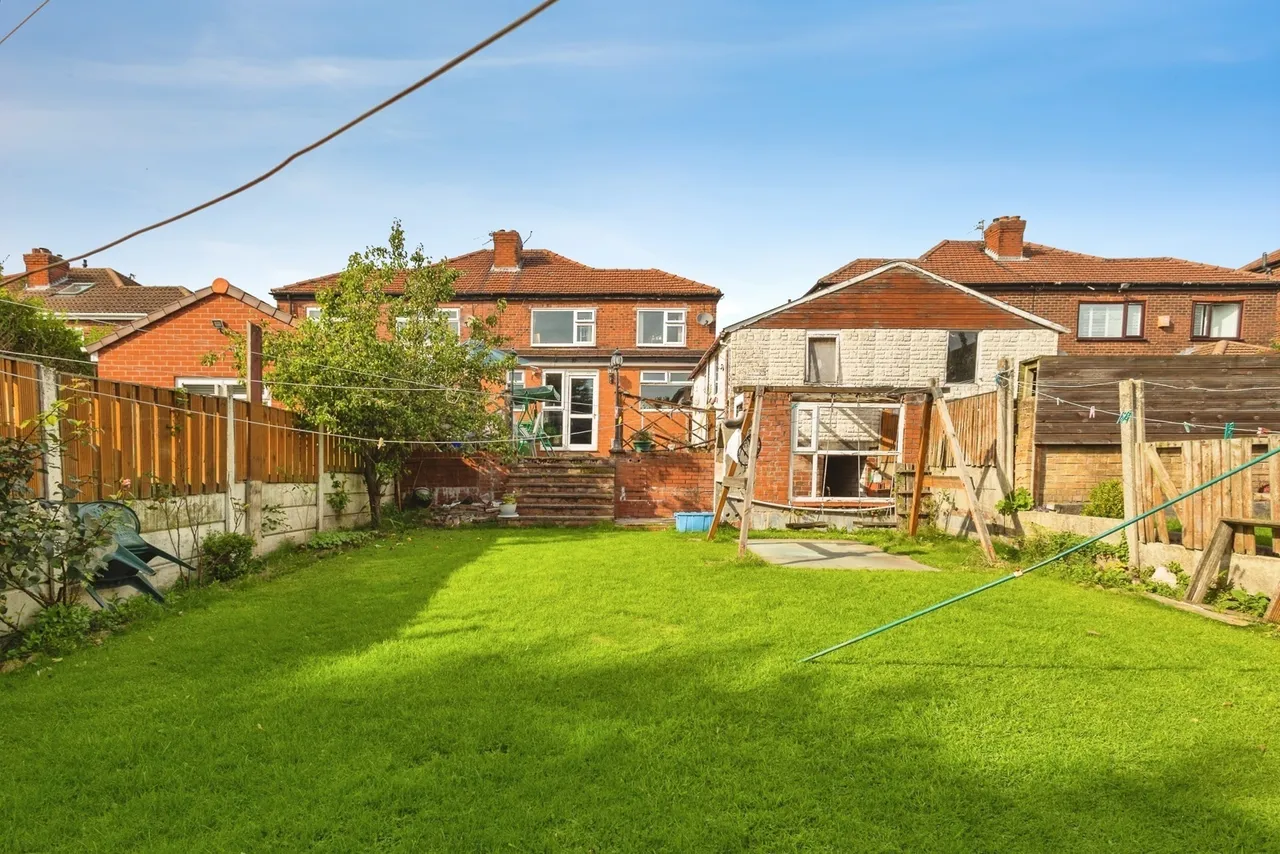 Mossley Road, Ashton-under-Lyne, OL6, photo 17
