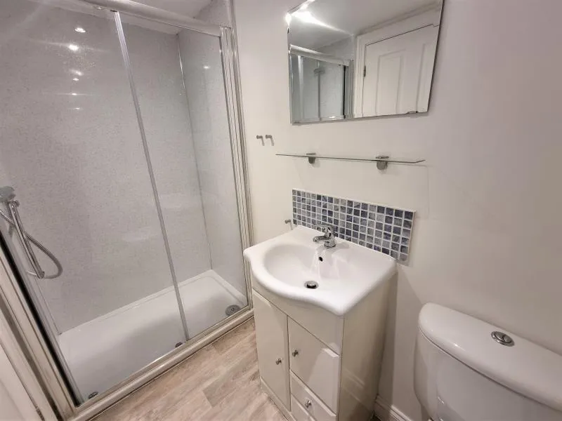Woking Road, Guildford, GU1, photo 6