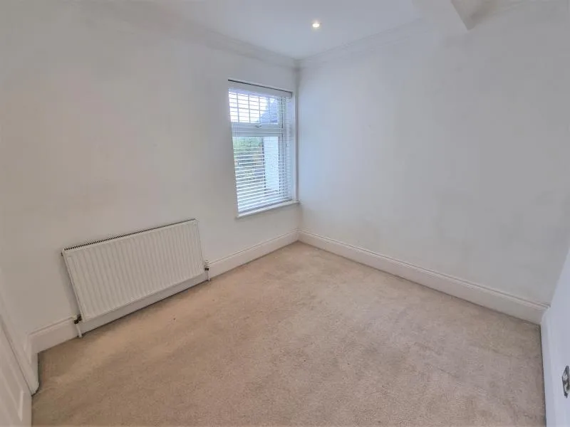 Woking Road, Guildford, GU1, photo 12
