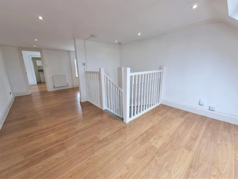 Woking Road, Guildford, GU1, photo 3