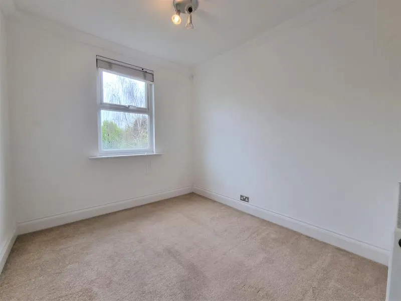 Woking Road, Guildford, GU1, photo 14