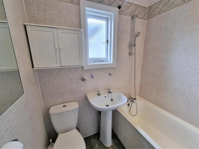Woking Road, Guildford, GU1, photo 13
