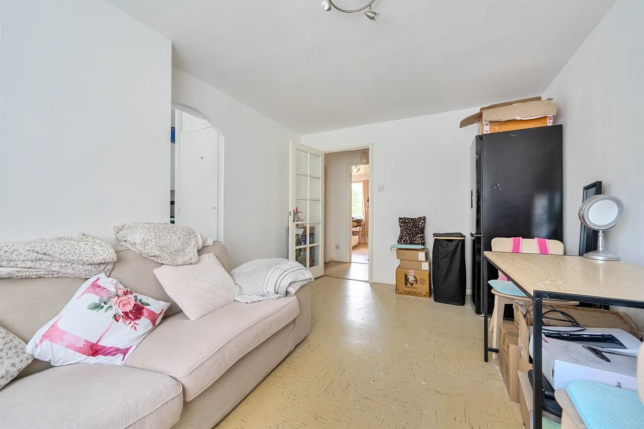 Magpie Close, Enfield, EN1, photo 3
