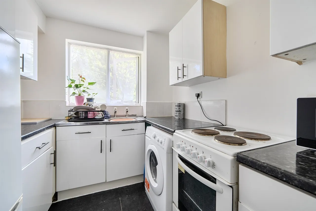 Magpie Close, Enfield, EN1, photo 4