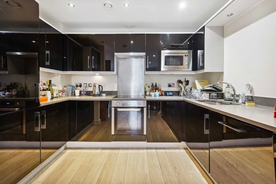 Eltringham Street, SW18, photo 2
