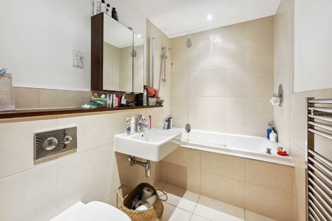 Eltringham Street, SW18, photo 5
