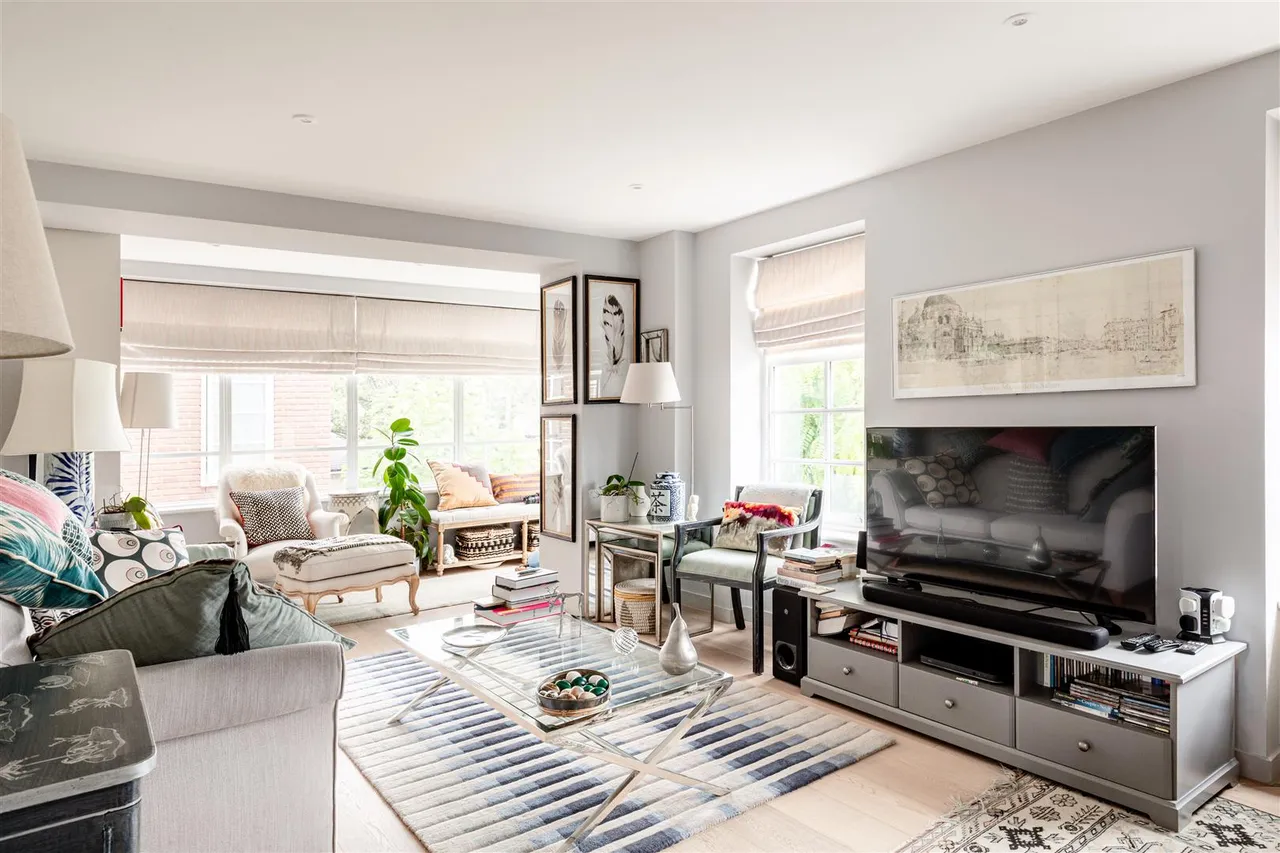 Ravenscourt Gardens, London, W6, photo 2
