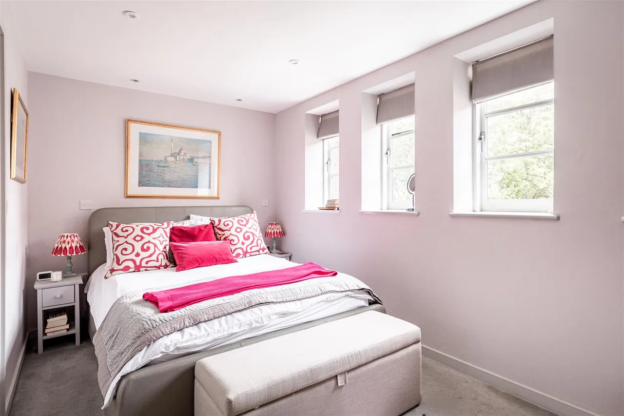 Ravenscourt Gardens, London, W6, photo 8