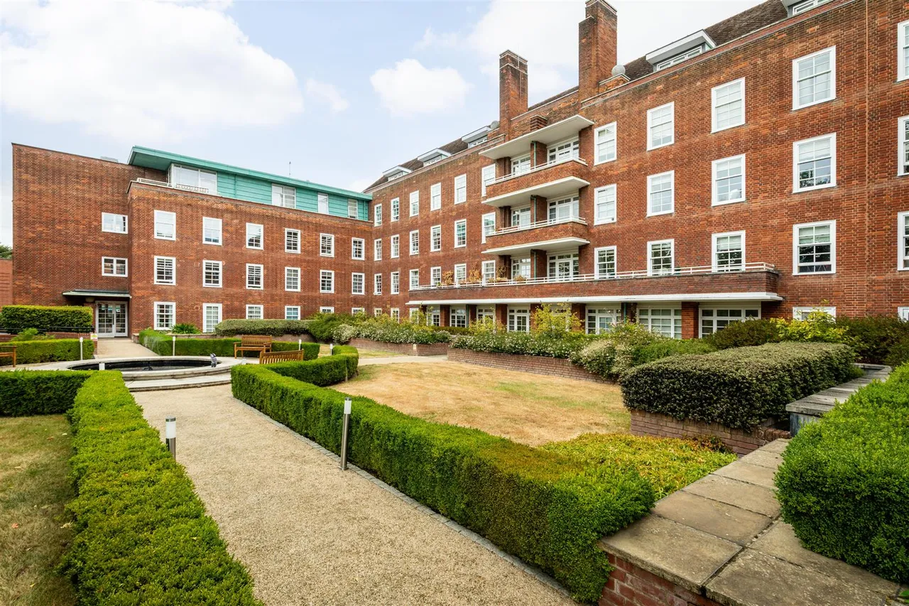 Ravenscourt Gardens, London, W6, photo 15