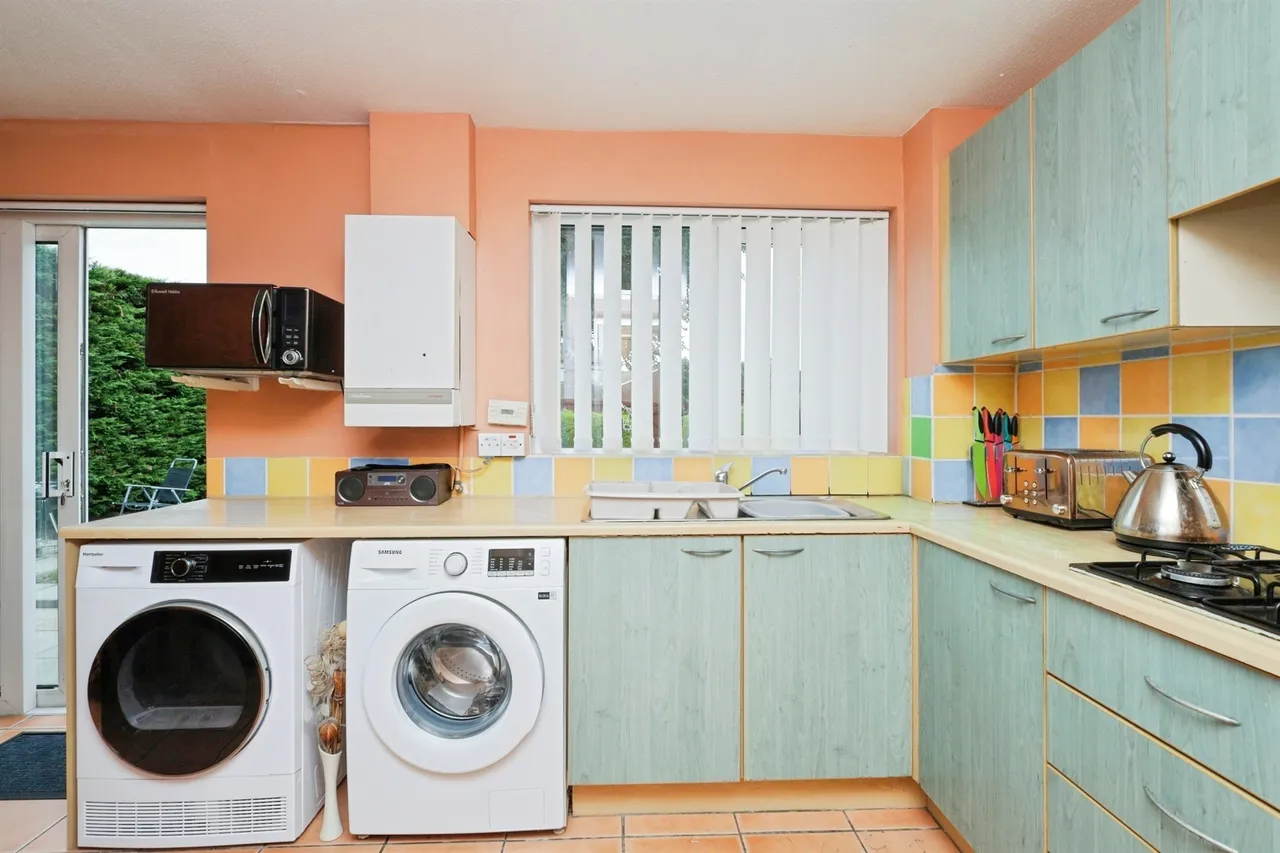 Croxden Way, Eastbourne, photo 6
