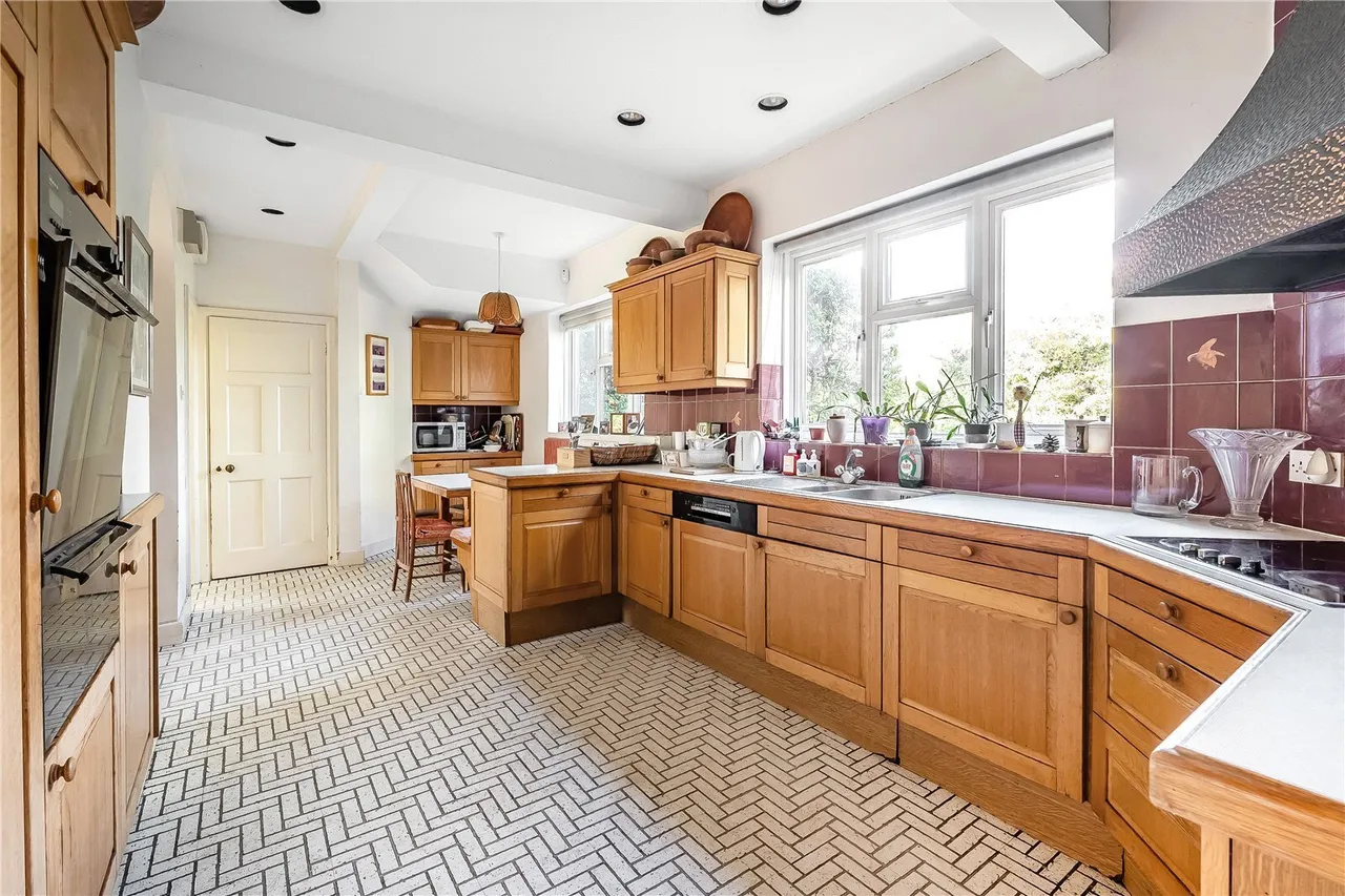 High Trees Road, Reigate, RH2, photo 6