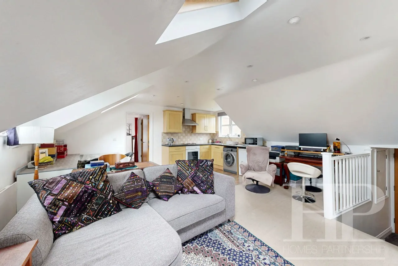 Station Way, Crawley, RH10, photo 2