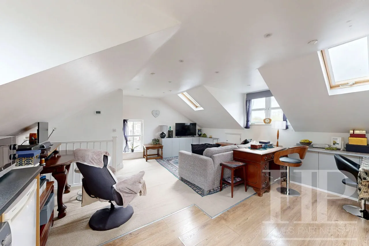 Station Way, Crawley, RH10, photo 5