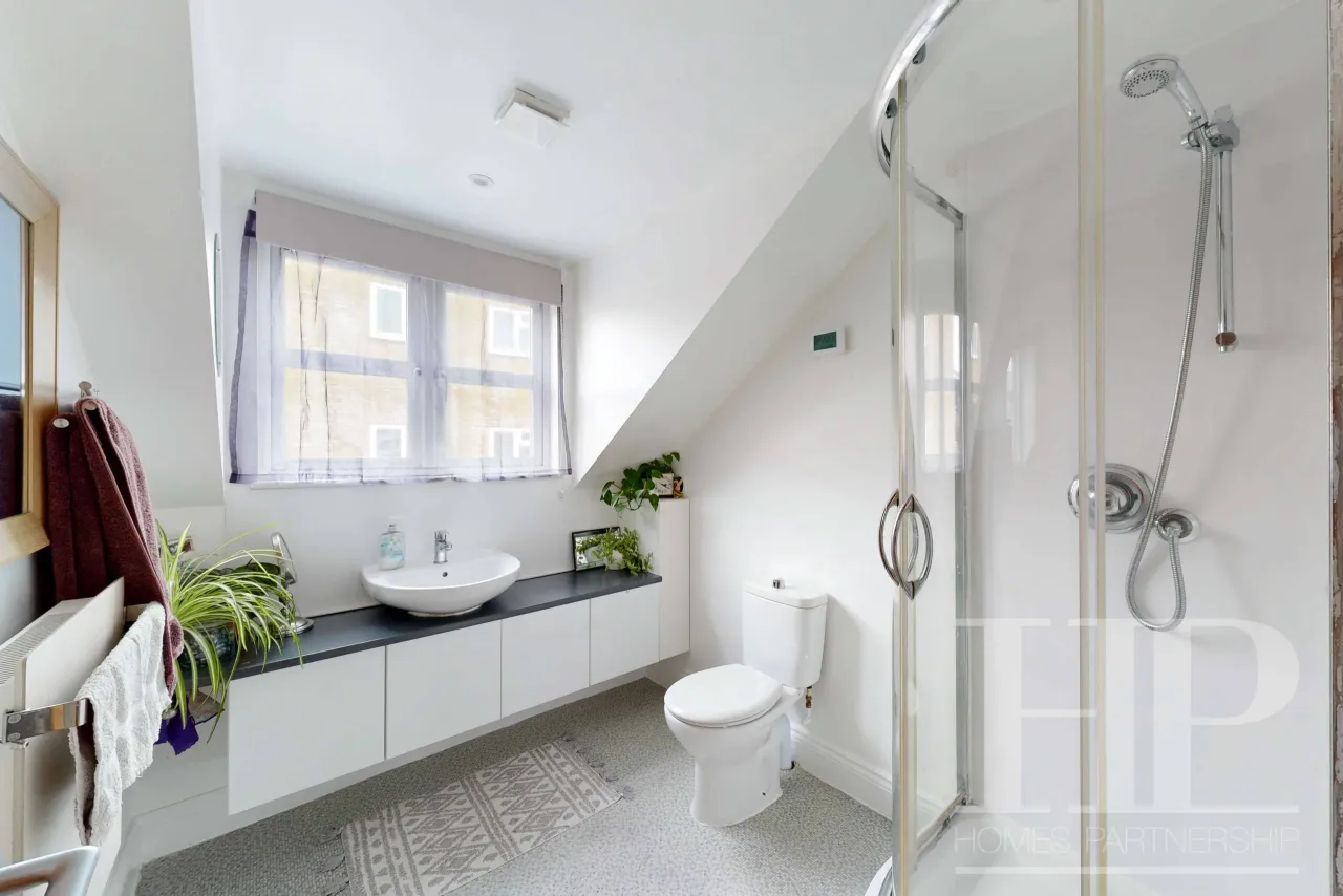 Station Way, Crawley, RH10, photo 4