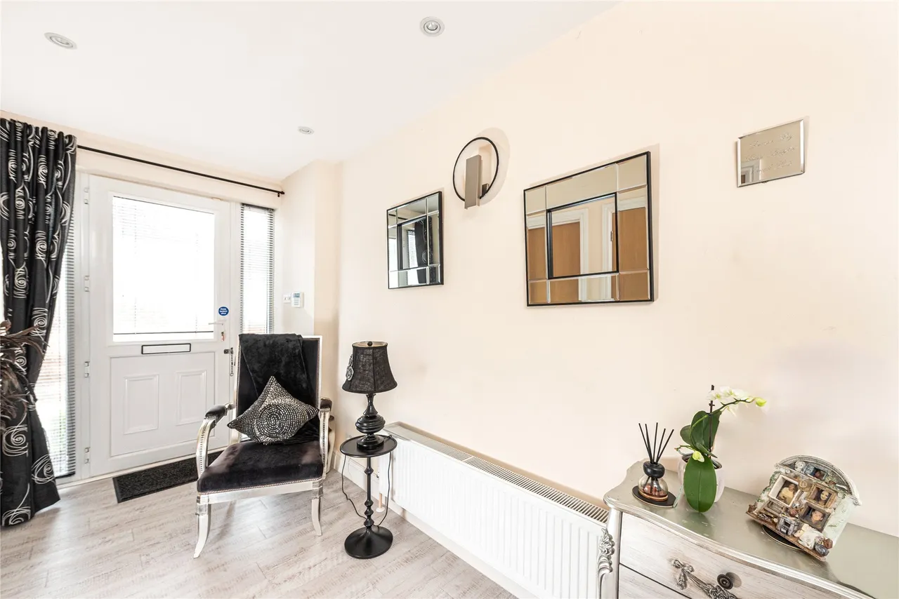 Dene Close, Woburn Sands, MK17, photo 2