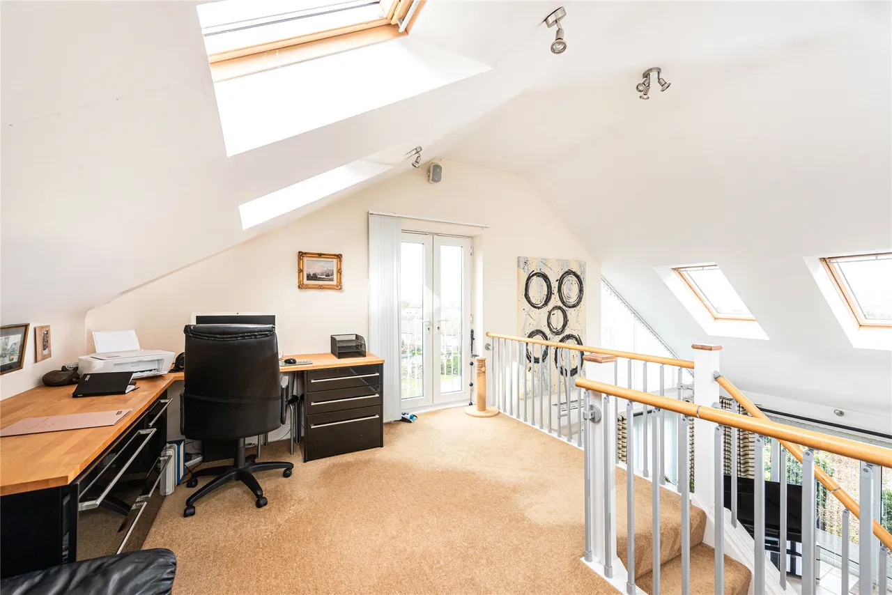 Dene Close, Woburn Sands, MK17, photo 16
