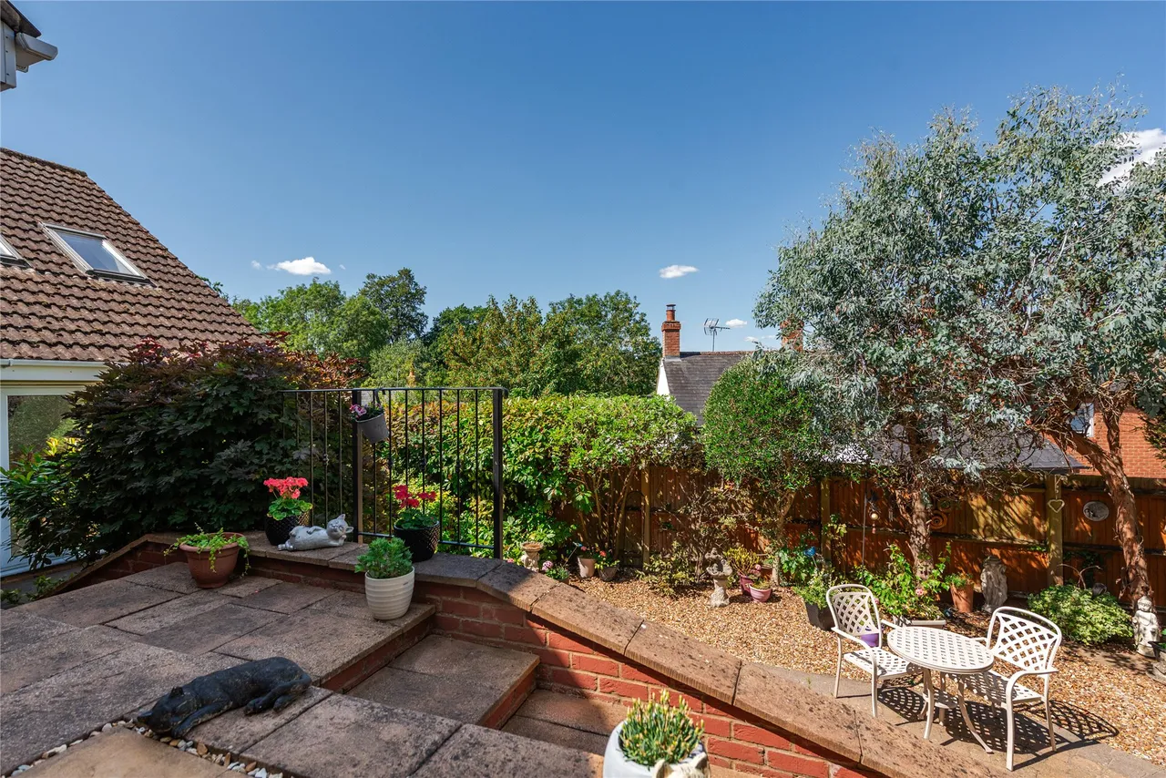 Dene Close, Woburn Sands, MK17, photo 25
