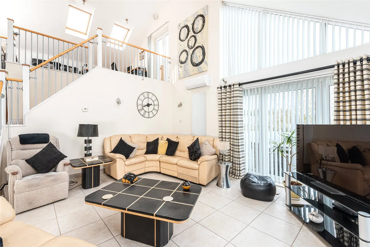 Dene Close, Woburn Sands, MK17, photo 3