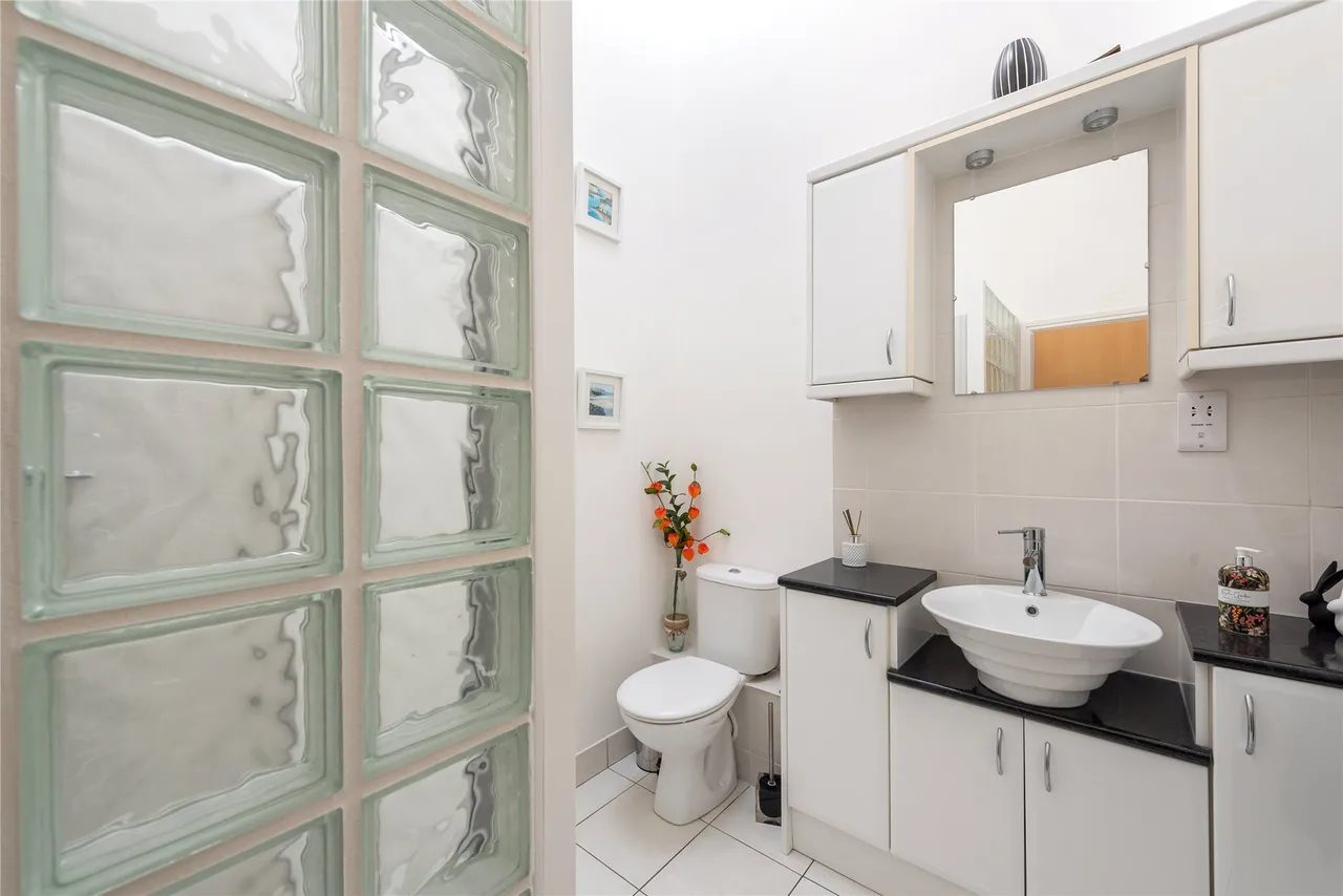 Dene Close, Woburn Sands, MK17, photo 10