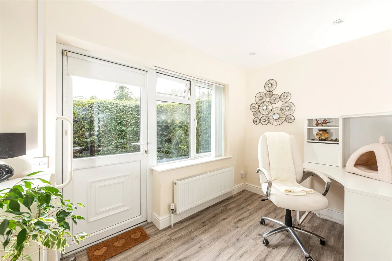 Dene Close, Woburn Sands, MK17, photo 13