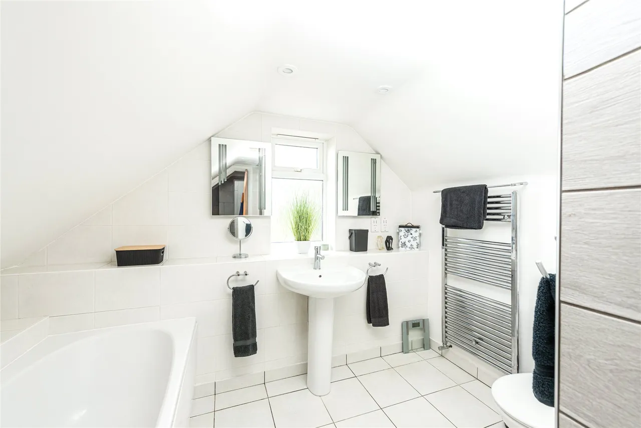 Dene Close, Woburn Sands, MK17, photo 18