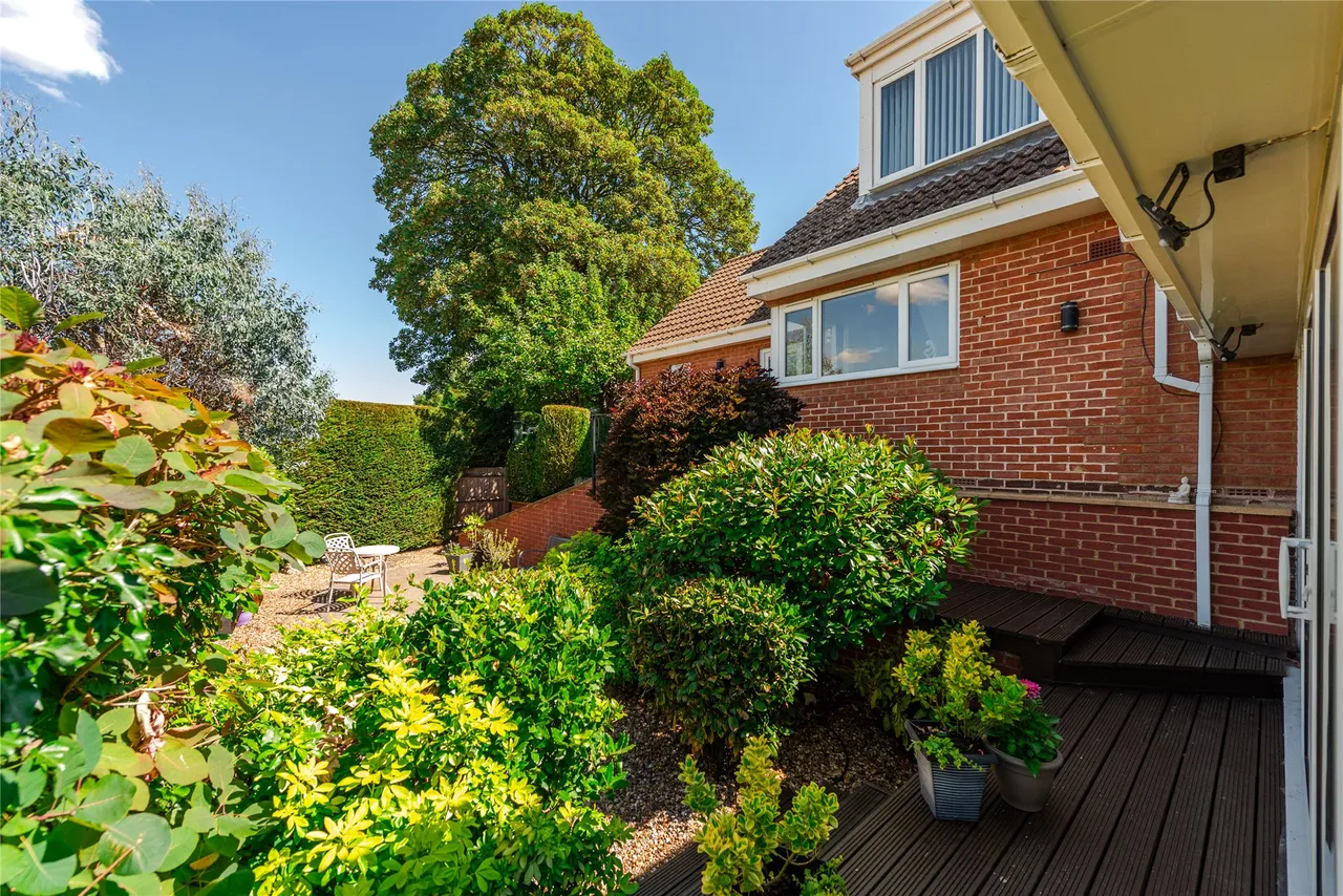 Dene Close, Woburn Sands, MK17, photo 24