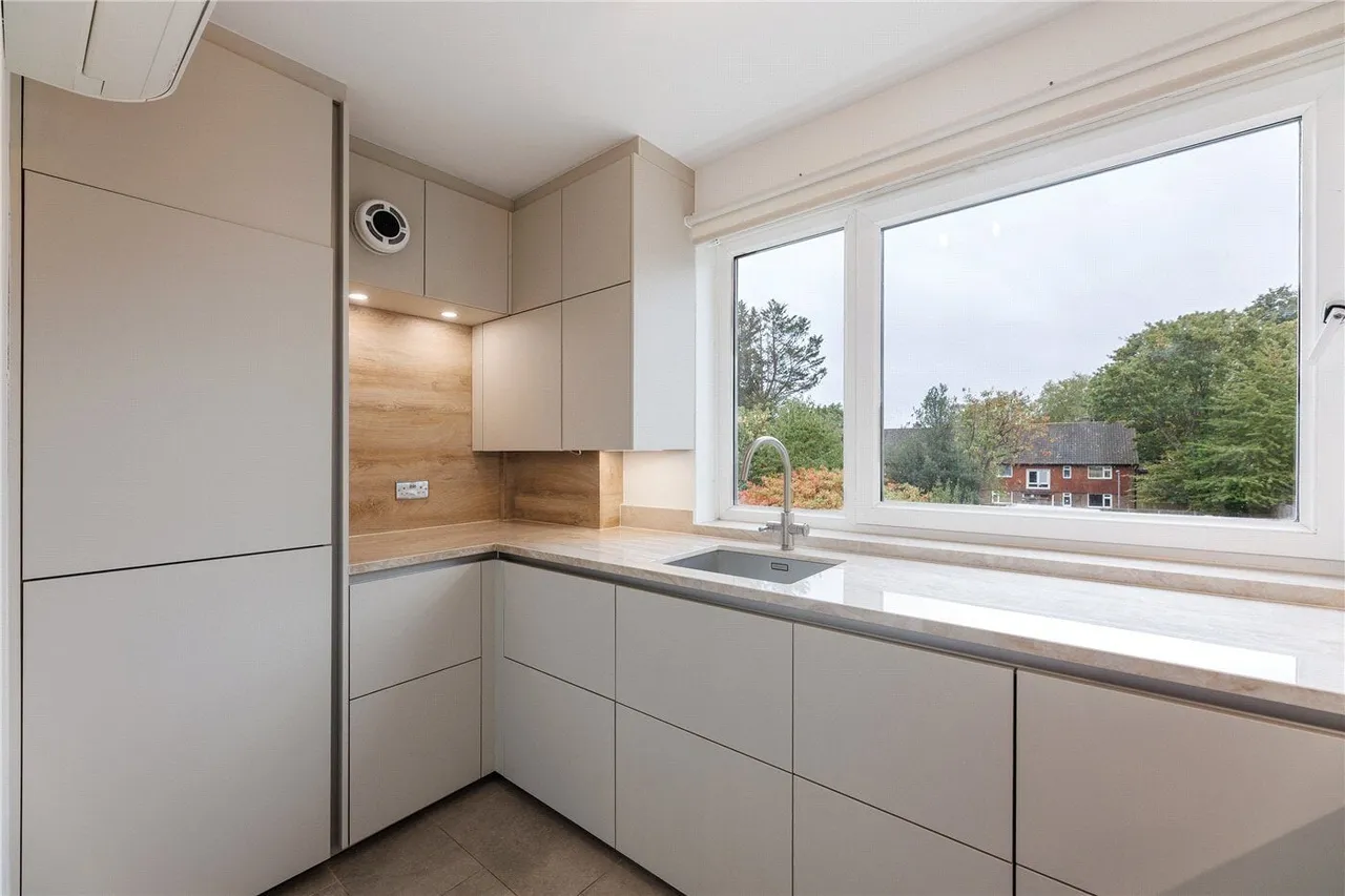 Larkhall Rise, London, SW4, photo 5