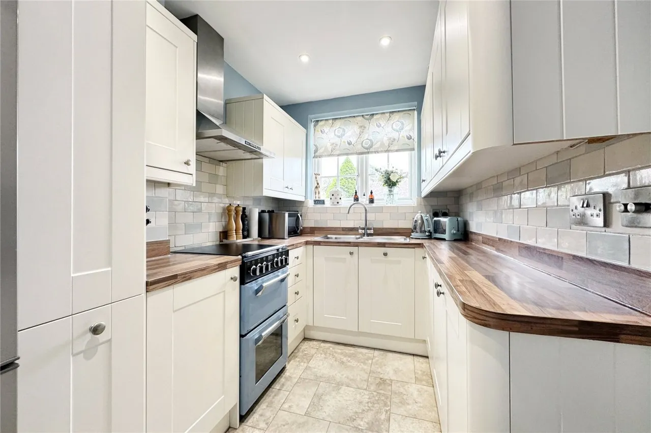 Angmering, BN16, photo 9