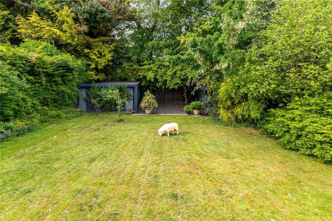 Clements Road, Chorleywood, Rickmansworth, Hertfordshire, WD3 5JT, photo 3