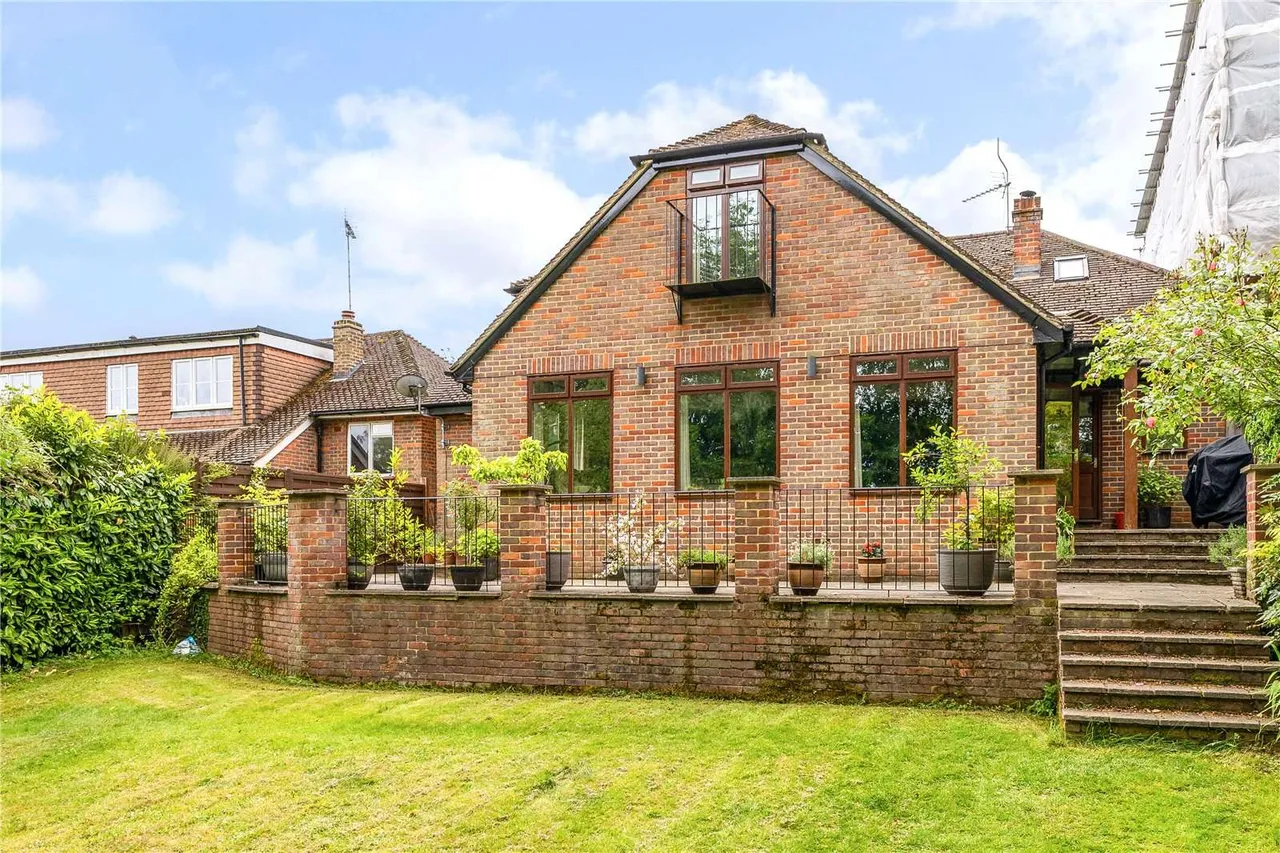Clements Road, Chorleywood, Rickmansworth, Hertfordshire, WD3 5JT, photo 2