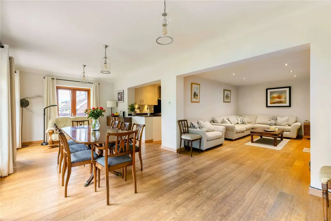 Clements Road, Chorleywood, Rickmansworth, Hertfordshire, WD3 5JT, photo 6