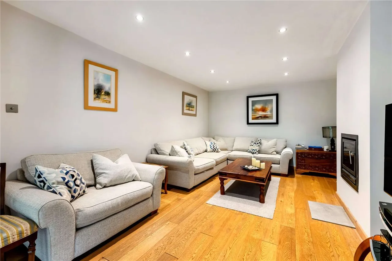 Clements Road, Chorleywood, Rickmansworth, Hertfordshire, WD3 5JT, photo 7
