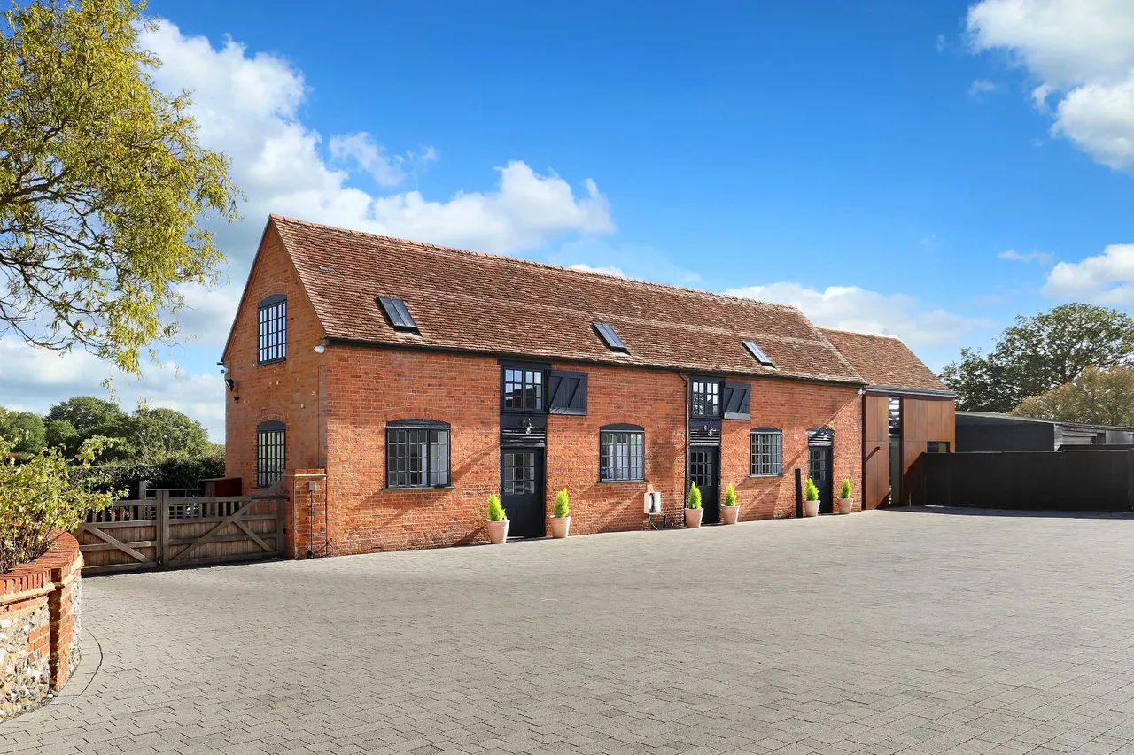 5 bed house for sale, Bullsland Lane, Chorleywood, WD3