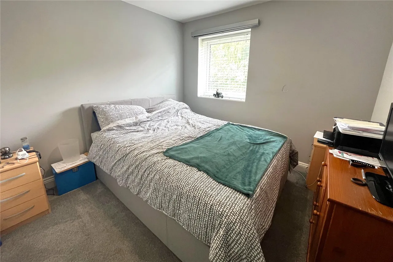 Farnborough Road, Farnham, Surrey, GU9 9AW, photo 5