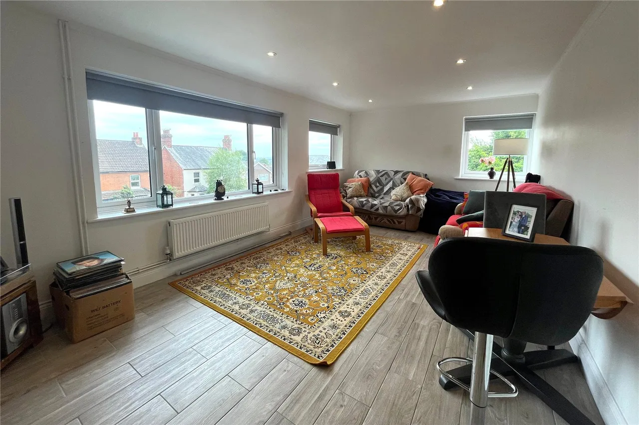 Farnborough Road, Farnham, Surrey, GU9 9AW, photo 12