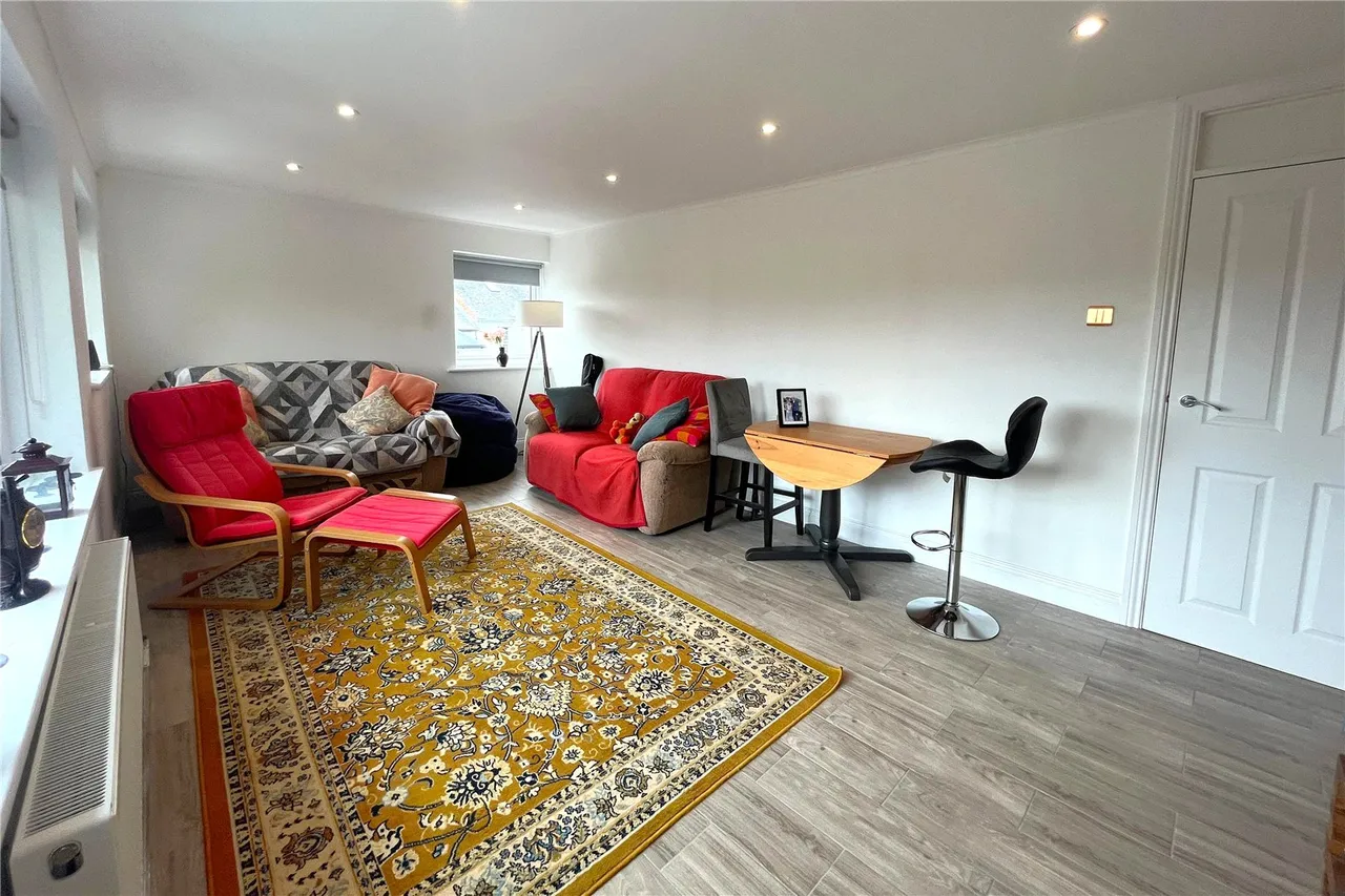 Farnborough Road, Farnham, Surrey, GU9 9AW, photo 13