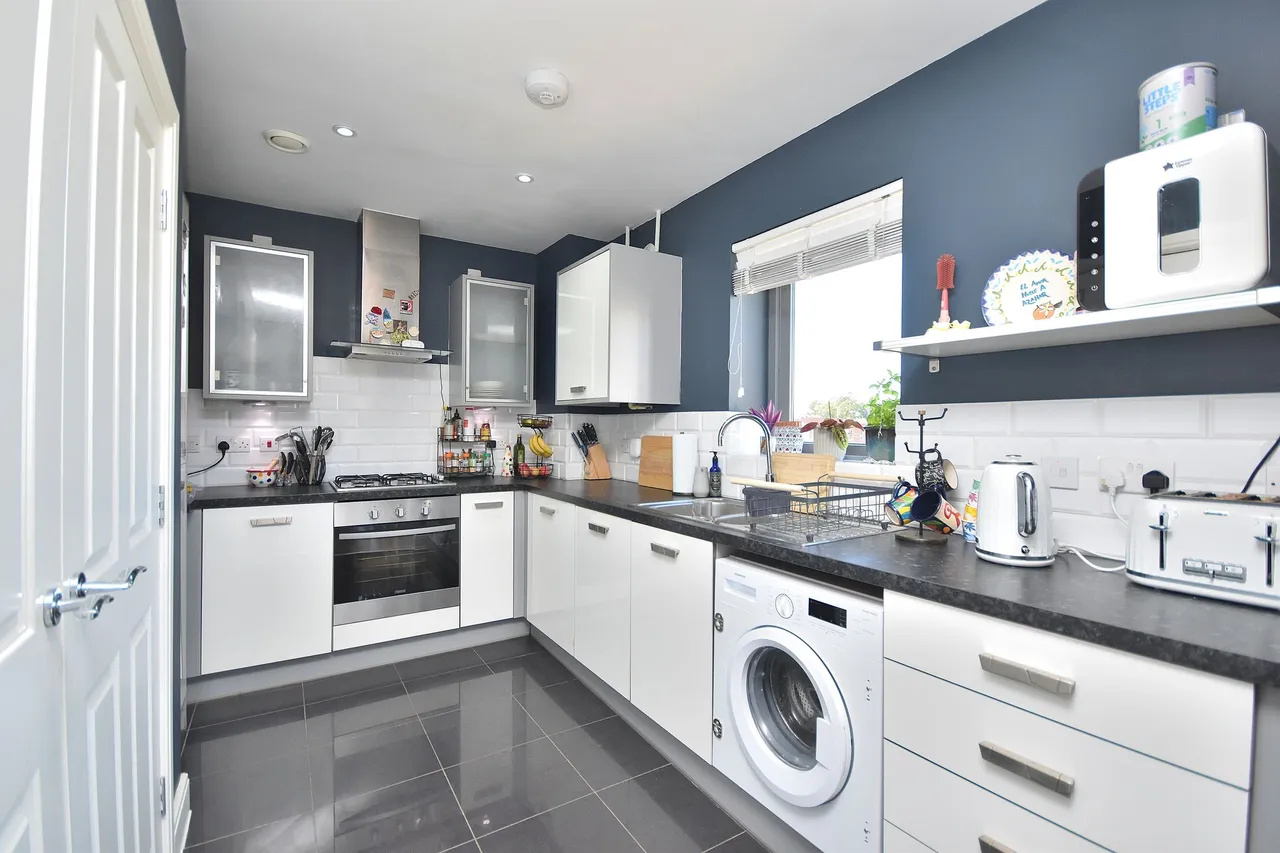 Knot Tiers Drive, Upton, Northampton, NN5 4DA, photo 3