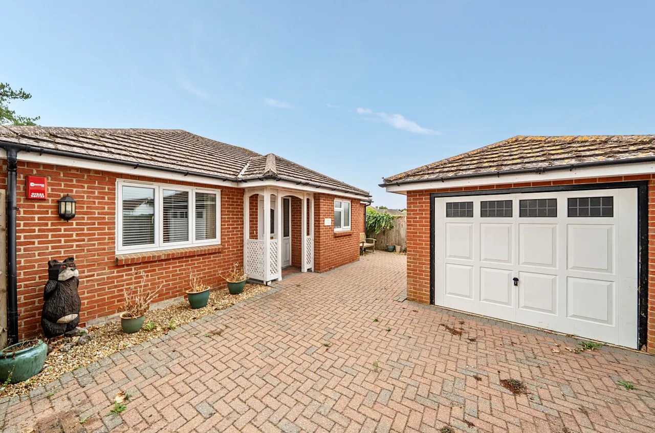 3 bed house for sale, Ferringham Lane, Ferring, BN12