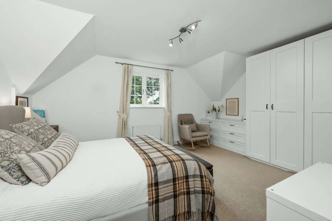 The Drive, Esher, Surrey, KT10 8DJ, photo 6