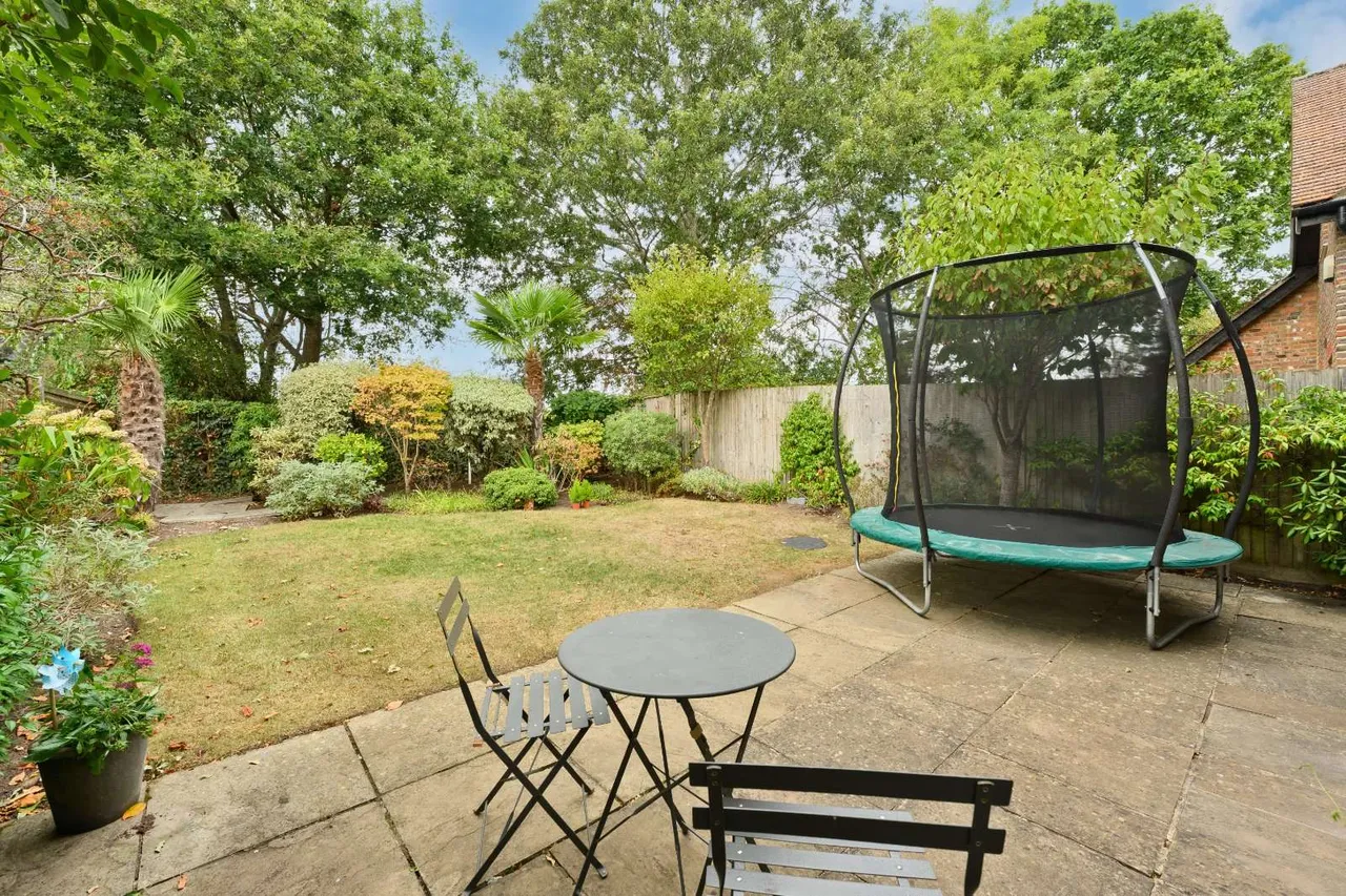 The Drive, Esher, Surrey, KT10 8DJ, photo 11