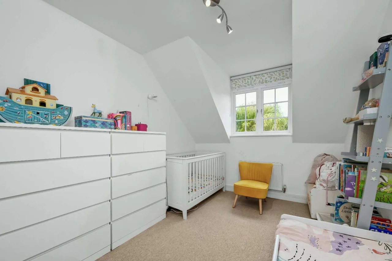 The Drive, Esher, Surrey, KT10 8DJ, photo 9